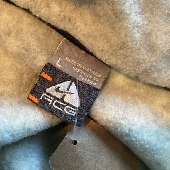 1662. Men’s Nike ACG Cream & Gray Fuzzy Pullover Large EUC - Picture 3 of 4